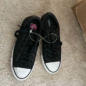 Brand new boys/girls Converse shoes size 4